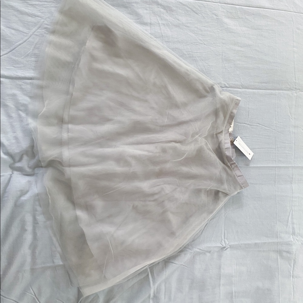 Light grey/blue tulle